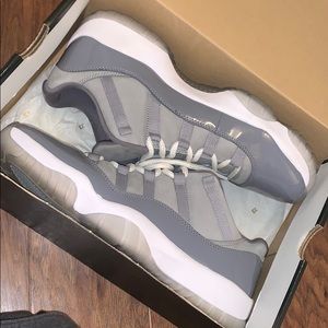 Jordan 11 low cool grey